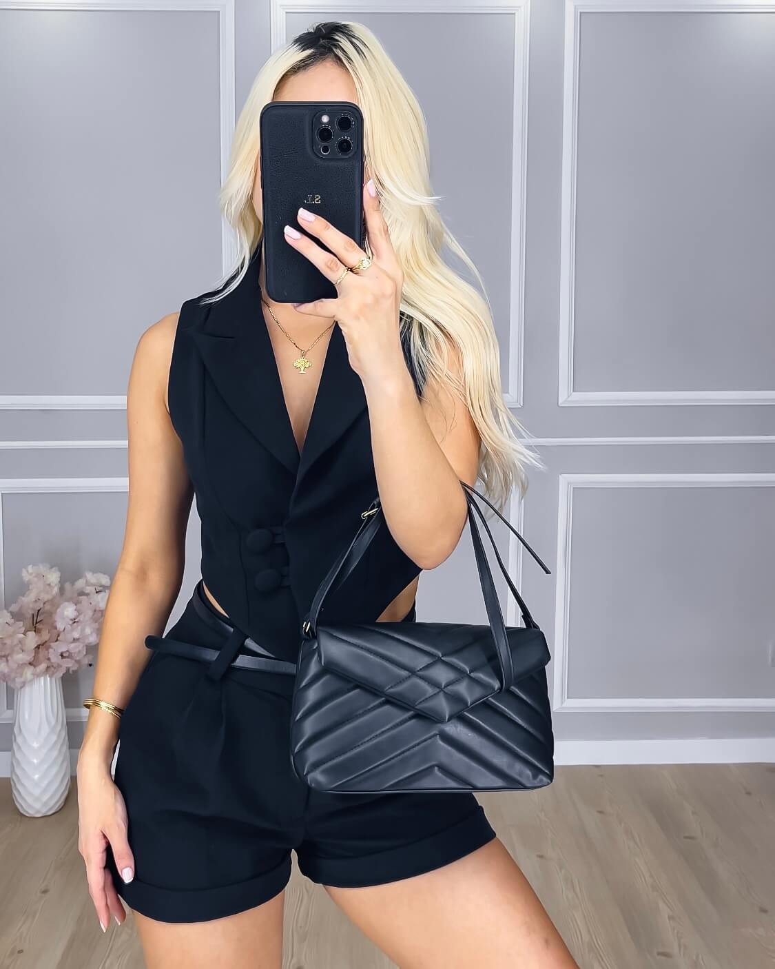 SET CHALECO Y SHORT NEGRO - MYSELF