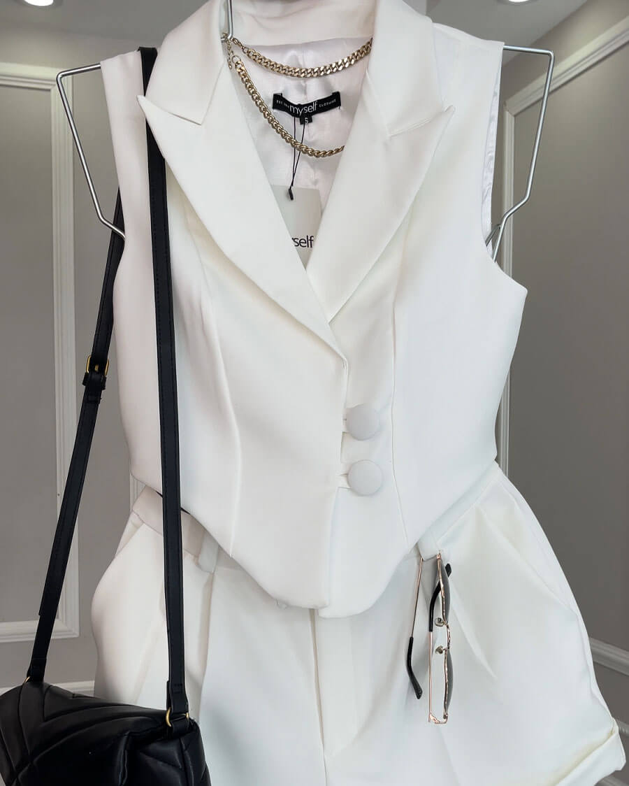 SET CHALECO Y SHORT BLANCO - MYSELF
